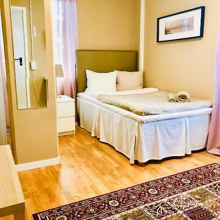 Golden Hostel Єрфелла Екстер'єр фото